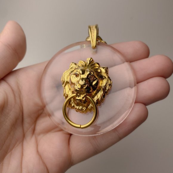 Vintage Art Signed Gold Lion Head Door Knocker Round Lucite Gold Chain Necklace - Picture 10 of 12